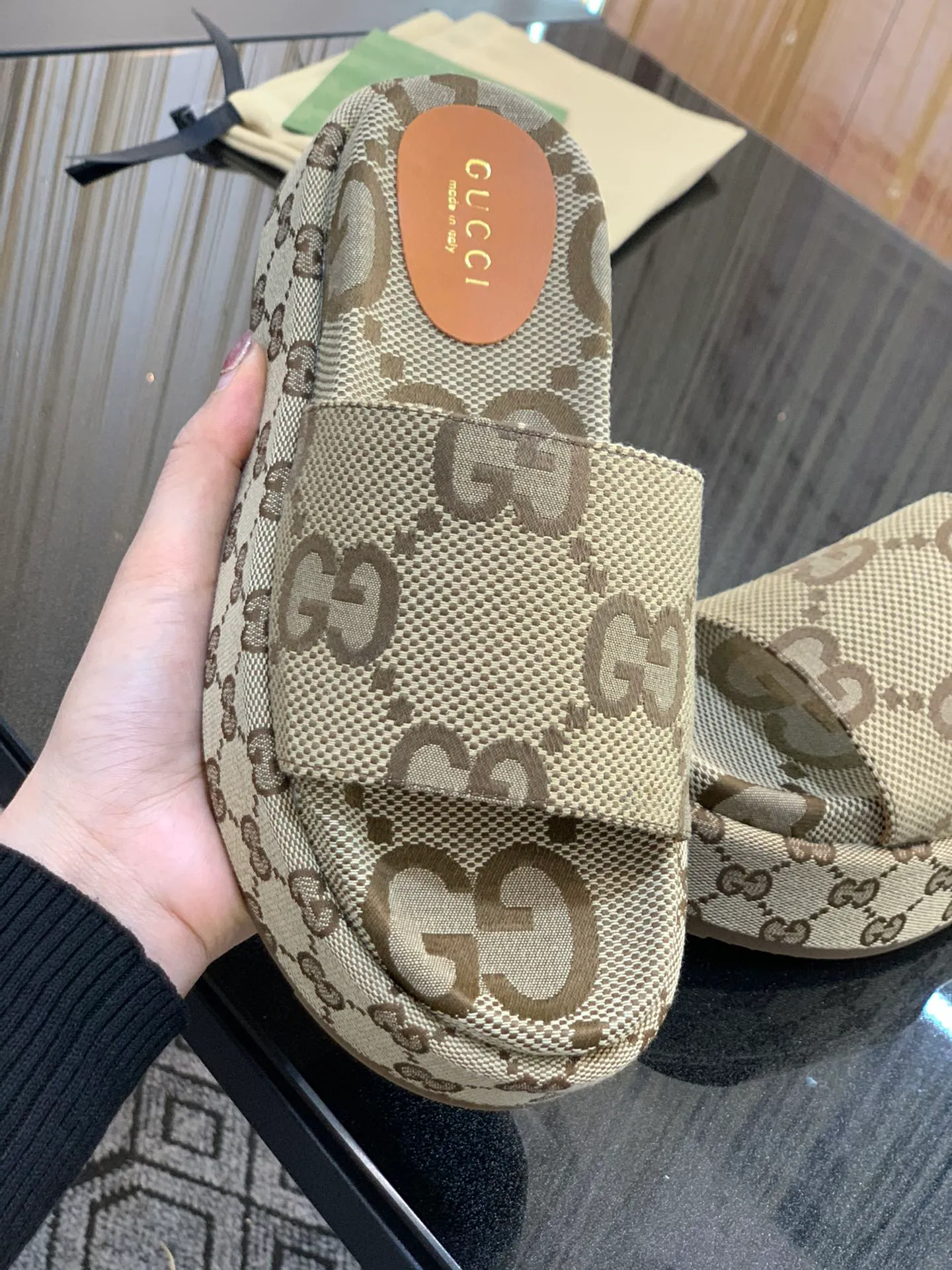 👟👟Ex-factory price 360👟👟 Women's Shoes Women's Clothing Gucci North Face Collaboration 2022/Spring and Summer New Couple Style Electric Embroidered Thick-soled Slippers are now available. Series —————————————— Perfect interpretation! The original development supports any comparison in the market! Carefully crafted materials! Months in the making! The pattern is extremely beautiful! Unique charm. The fabric is made from the original one-to-one ratio! Flash sale market free version! The thorn lines and three-dimensional effect are full! High-end and high-end ꫛꫀꪝ Go➫ Materials: ❶Upper: Double G electric embroidery environmentally friendly washed denim fabric ❷Foot pads: imported sheepskin ❸Outsole! Original outsole ........................................ ♡Size: 35-43